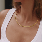 Collana con finitura dorata