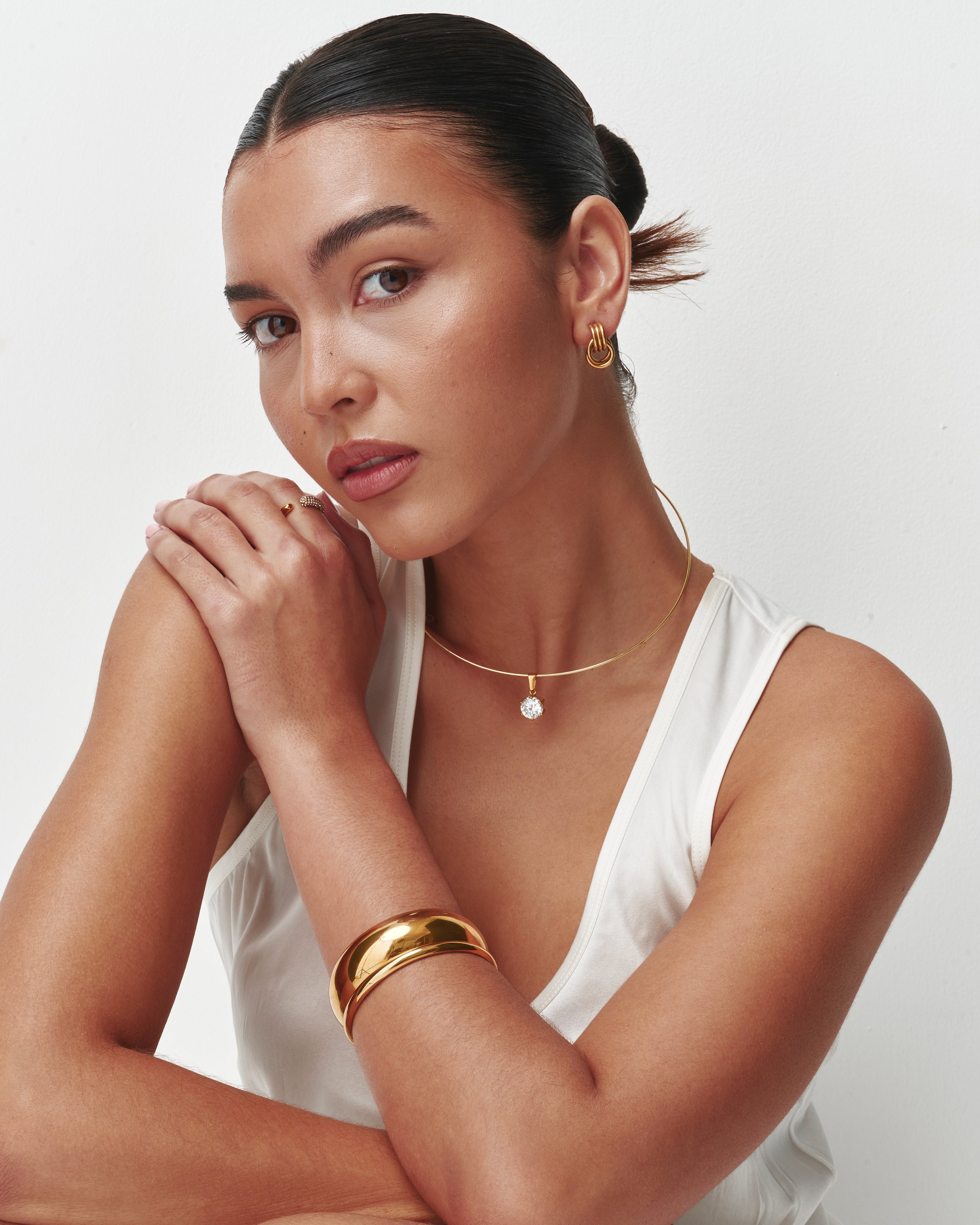Collana con collare a taglio rotondo