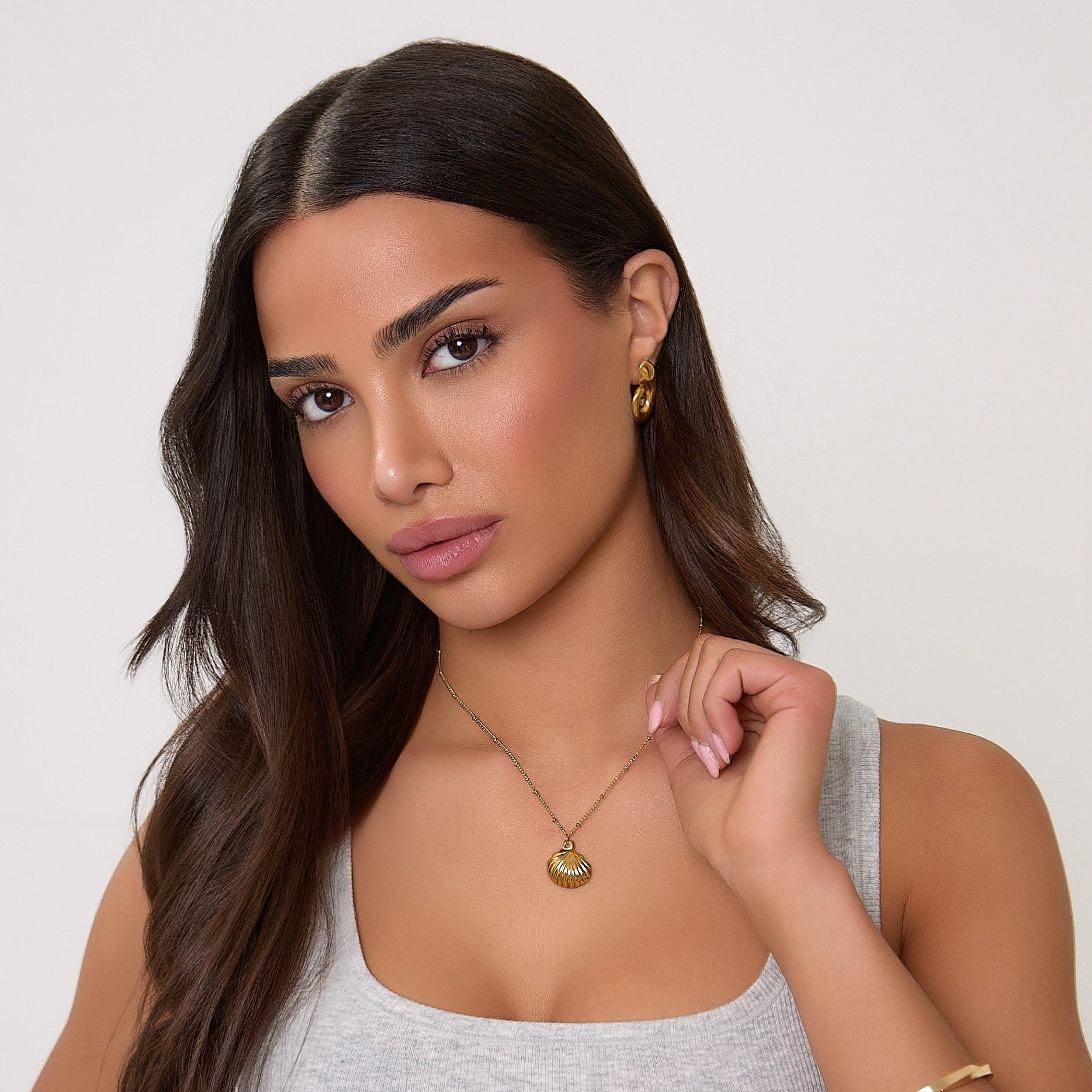 Collana con conchiglia oro