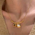 Collana con due pietre preziose